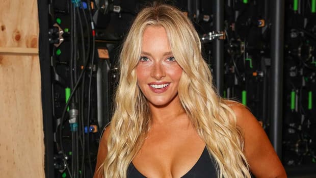 camille kostek morning routine
